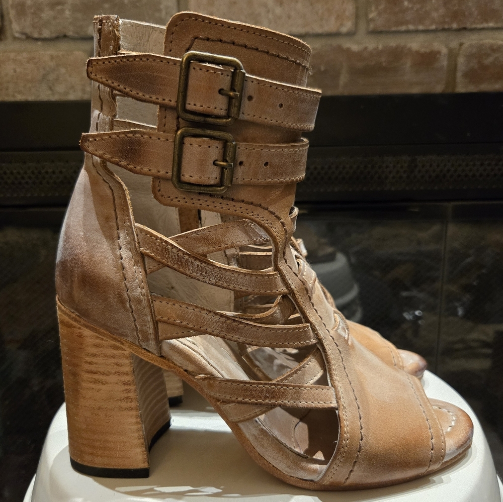 ❤️‍🔥HP❤️‍🔥Freebird "Tiara" Shoes Size 9